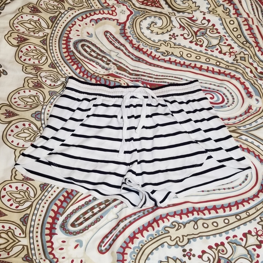 BB Dakota Women's Shorts S White Navy Striped Flowy Drawstring **CLEARANCE**